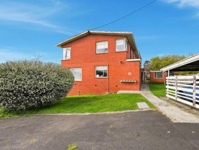 Ground Level Convenience in the Heart of Moonah