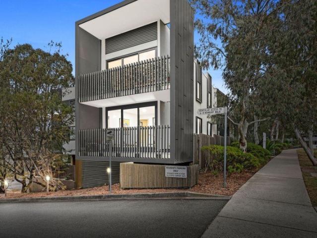 Ground Level Apartment, Amazing Location