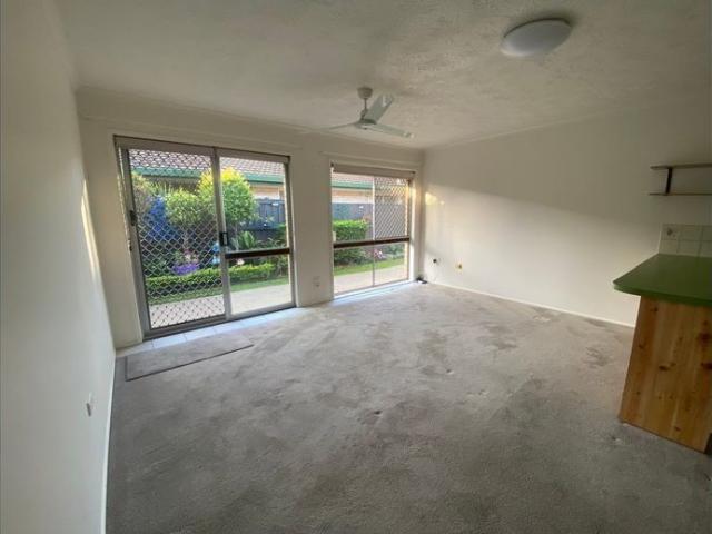 Ground Level One Bedroom Apartment in the Heart of Chevron Island