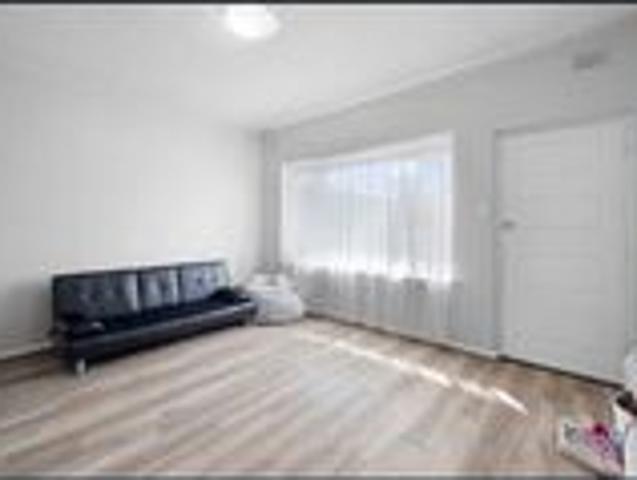 Ground level unit in a great location