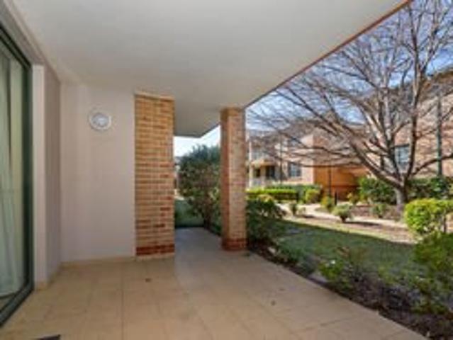 Ground level unit overlooking the central gardens