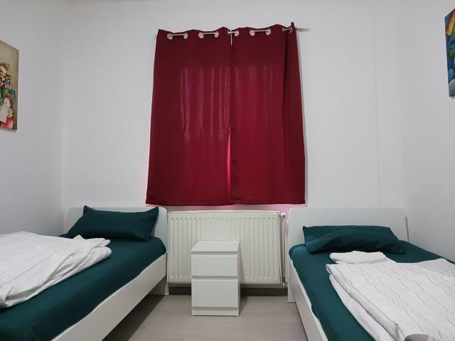 Groundfloor, 2 room, 3 bed furnished, suitable for sharing, at Goosestr.51, 28237 Bremen Bremen Amsterdam Apartments for Rent