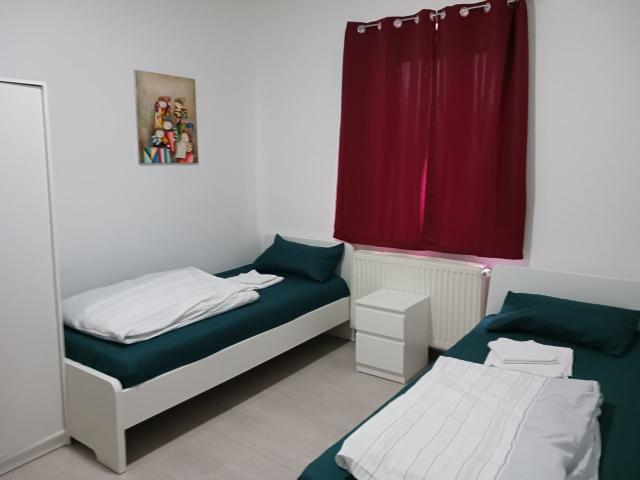 Groundfloor, 2 room, 4 bed furnished, suitable for sharing, at Goosestr.51, 28237 Bremen Bremen Amsterdam Apartments for Rent