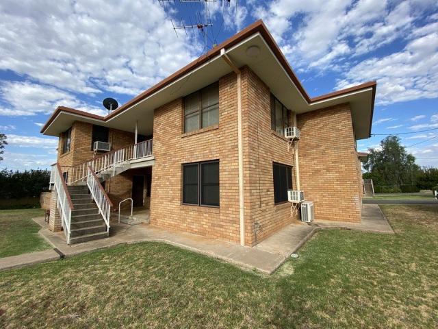 GROUNDFLOOR UNIT WITH LOCK UP GARAGE