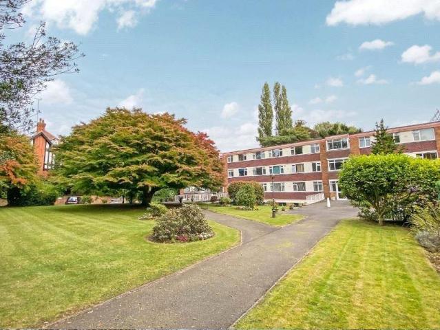 Grove Court, Davenport Road. 3 bed apartment to rent £1,350 pcm £312 pw