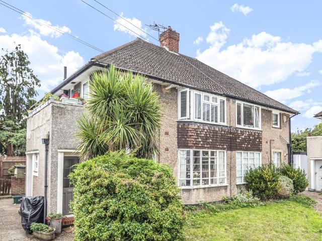 Grove Close, Kingston Upon Thames, Surrey KT1, 2 bed maisonette to rent, £1,800 pcm | PrimeLocation