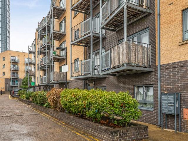 Grove Cres Rd, London E15, 1 bed flat to rent, £1,160 pcm | PrimeLocation