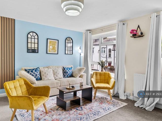 Grove Crescent, Kingston Upon Thames. 5 bed terraced house to rent £5,400 pcm £1,246 pw