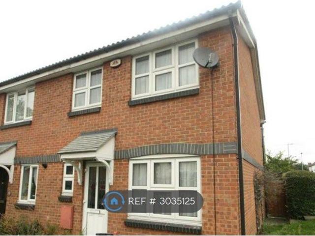 Grove End, London E18, 3 bed end terrace house to rent, £2,450 pcm | PrimeLocation