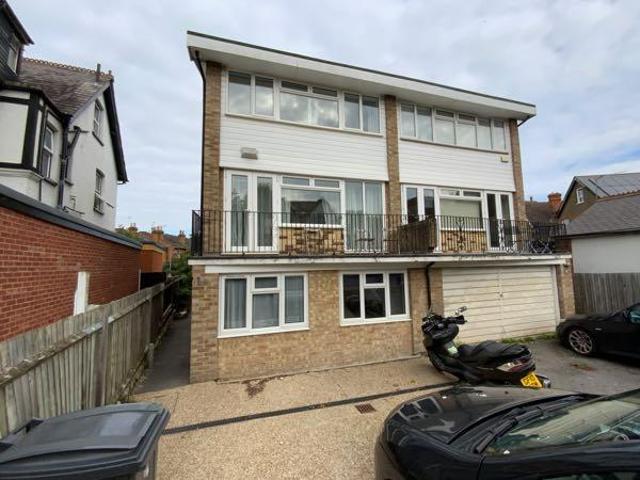 Grove Footpath, London, KT1 2TR, United Kingdom | 6 bed duplex for rent #20473969 | Rentberry