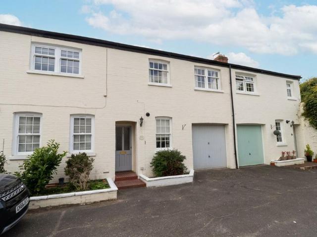 Grove Hill Road, Tunbridge Wells, TN1 2 bed terraced house to rent £1,400 pcm £323 pw