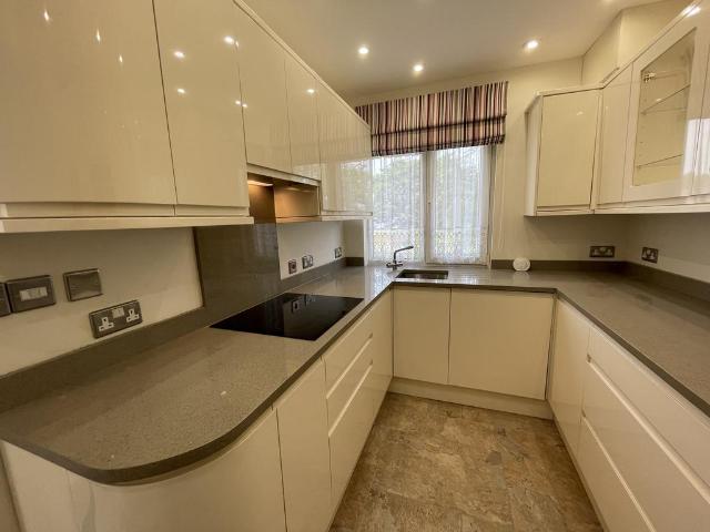 Grove House, Swansea 2 bed maisonette to rent £1,150 pcm £265 pw