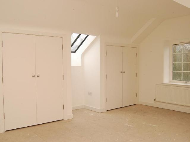 Grove Mill, Mitcham, CR4 2 bed flat to rent £2,250 pcm £519 pw