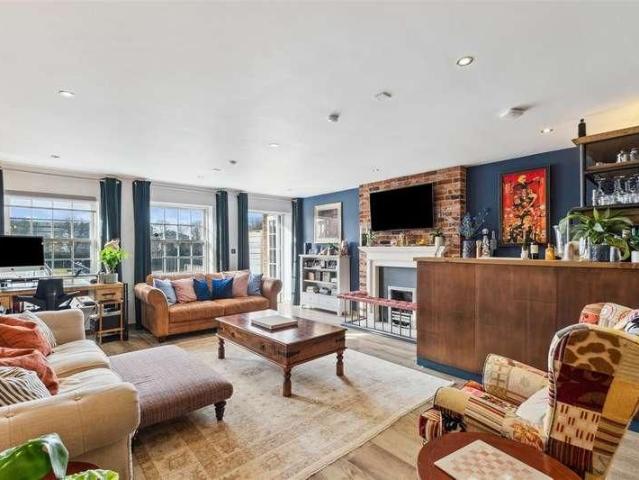 Grove Park Road, London, W4