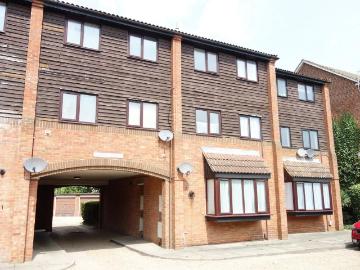 Grove Place, Welham Green AL9, 1 bed flat to rent, £1,250 pcm | PrimeLocation