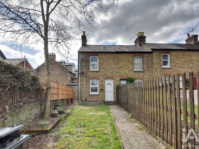 Grove Place, Bishop's Stortford CM23, 2 bed end terrace house to rent, £1,350 pcm | PrimeLocation
