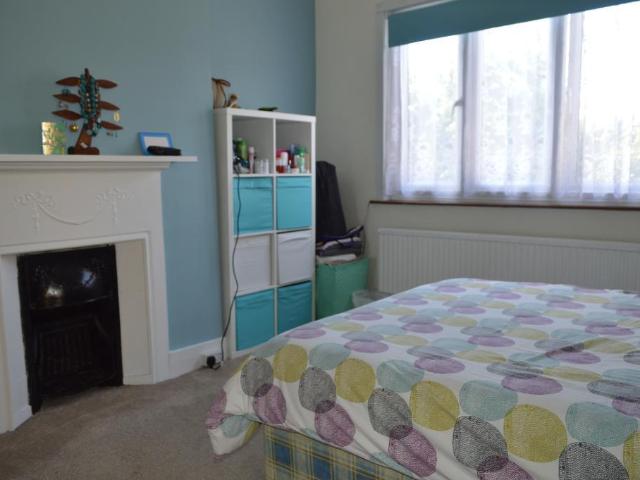Grove Road, North Finchley, London. House share to rent £1,049 pcm £242 pw