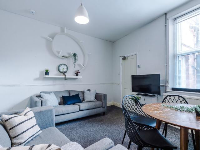 Grove Road, Nottingham NG7, 5 bed terraced house to rent, £554 pppm | PrimeLocation