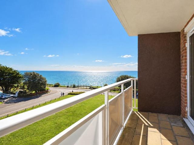 Grove Road, Bournemouth BH1 2 bed flat to rent £1,150 pcm £265 pw
