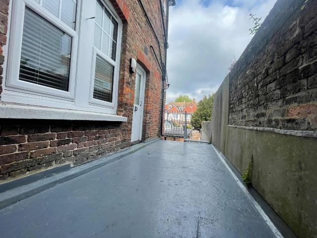 Grove Road, Eastbourne BN21, 1 bed flat to rent, £995 pcm | PrimeLocation
