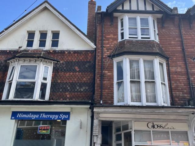 Grove Road, Eastbourne BN21, 2 bed flat to rent, £1,050 pcm | PrimeLocation