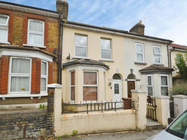Grove Road, Kent ME2 3 bed house to rent £1,575 pcm £363 pw
