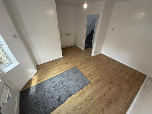 Grove Road, Luton LU1, 2 bed flat to rent, £995 pcm | PrimeLocation