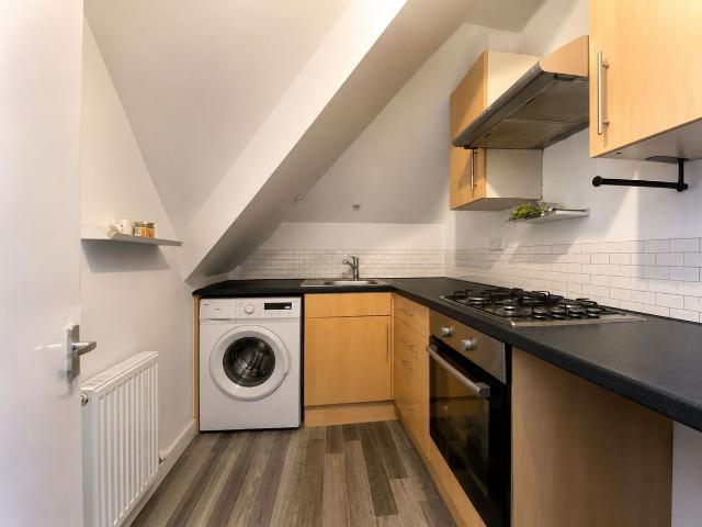 Grove Road, London N12, 2 bed flat to rent, £1,600 pcm | PrimeLocation