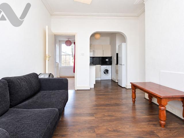Grove Road, London N15, 3 bed flat to rent, £2,100 pcm | PrimeLocation