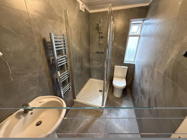 Grove Road Top Flat, Hounslow, Greater London TW3, 3 bed flat to rent, £2,100 pcm | PrimeLocation