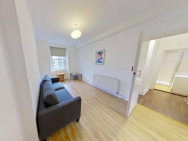 Grove Street, Edinburgh, EH3 1 bed flat to rent £1,060 pcm £245 pw
