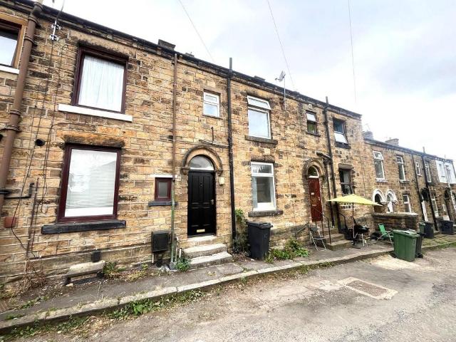 Grove Street, Heckmondwike, WF16 1 bed terraced house to rent £650 pcm £150 pw