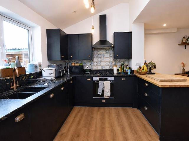 Grovebury Close, Brundall NR13, 3 bed property to rent, £1,200 pcm | PrimeLocation