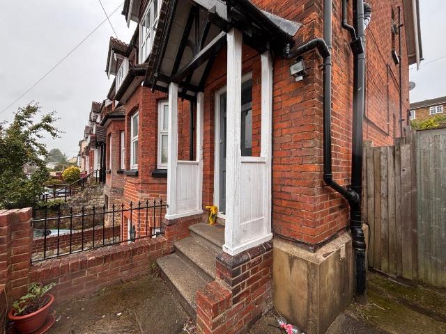 Grovehill Road, Redhill RH1, 1 bed flat to rent, £1,100 pcm | PrimeLocation