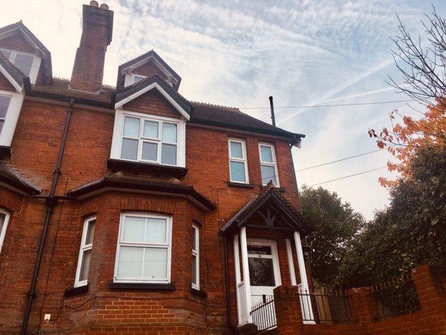 Grovehill Road, Redhill 1 bed flat to rent £1,175 pcm £271 pw