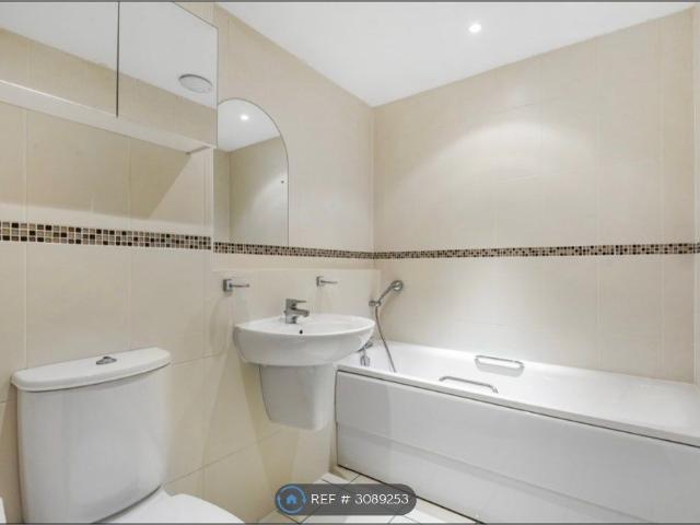 Grovelands Road, London CR8, 2 bed flat to rent, £1,900 pcm | PrimeLocation