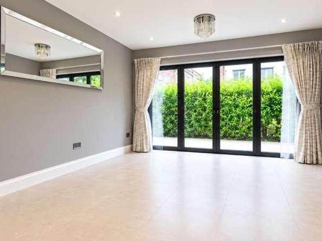Grovelands Road, Purley, CR8