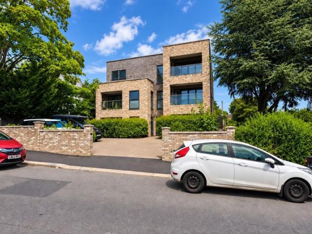 Grovelands Road, Purley, CR8 3 bed detached house to rent £2,400 pcm £554 pw