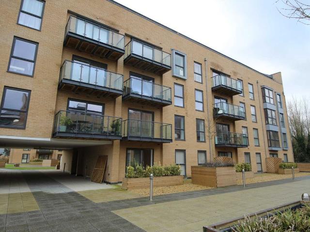 Grover House, The Embankment, Hemel Hempstead, Hertfordshire HP3, 2 bed flat to rent, £1,500 pcm | PrimeLocation