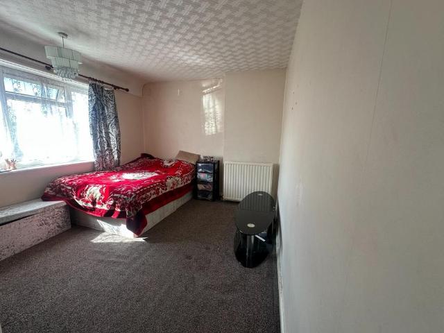 Groveside Road, London E4 1 bed house of multiple occupation to rent £850 pcm £196 pw