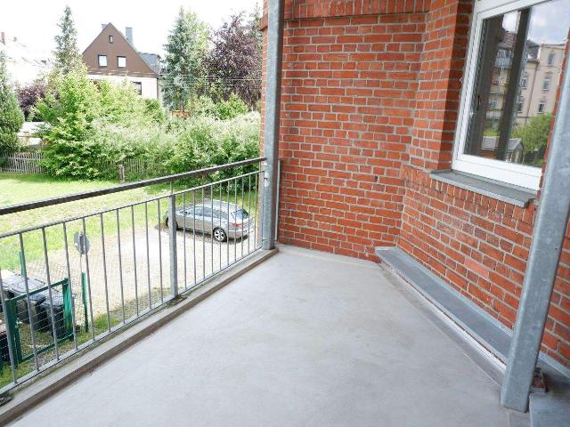 GroÃer + sonniger Balkon an der KÃ¼che TOP Wohnlage im 2. OG !