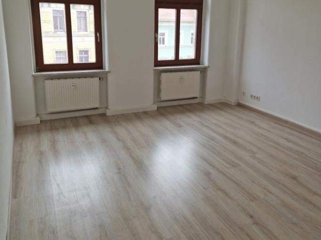 GroÃzÃ¼gige Wohnung mit Tageslichtbad!