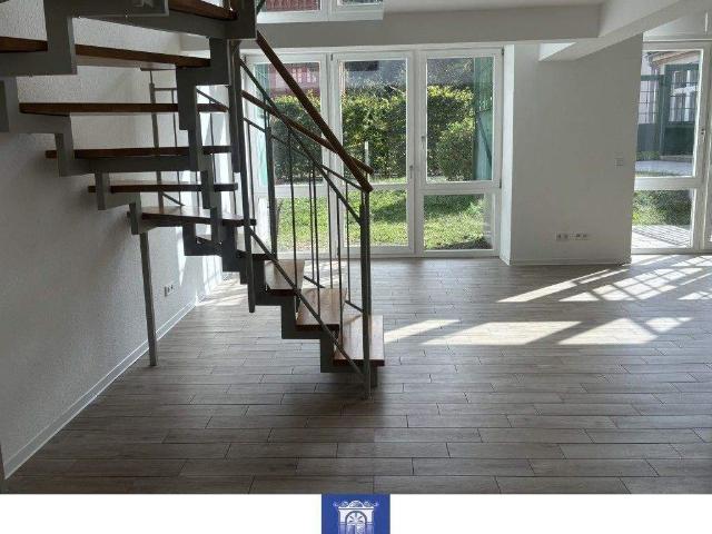 GroÃzÃ¼gige Wohnung mit Terrasse und besonderem Wohncharakter