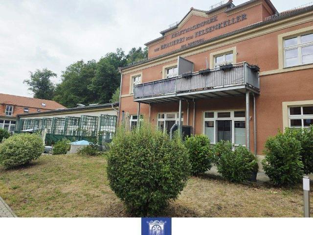 GroÃzÃ¼gige Wohnung mit Terrasse und besonderem Wohncharakter