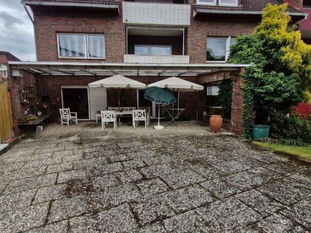 GroÃzÃ¼gige 4 Zimmer wohnung in Horneburg im Ortskern
