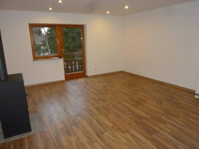 GRÖDIG 2 Zimmer Wohnung mit Balkon und PKW Stellplatz