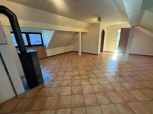 GRÖDIG Geräumiges 2,5 Zimmer Appartement im Dachgeschoss mit PKW Stellplatz