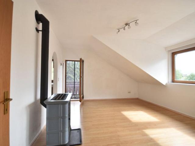 GRÖDIG Kleine gemütliche 2 Zimmer Wohnung mit Balkon und PKW Stellplatz