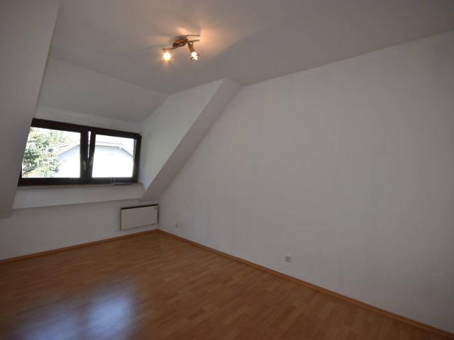 GRÖDIG Kleines 2 Zimmer Appartement im Dachgeschoss mit PKW Stellplatz