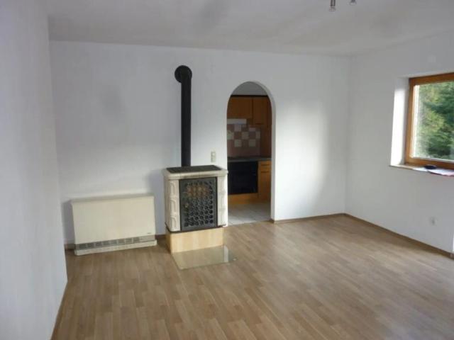 GRÖDIG Kleines 2 Zimmer Appartement mit Balkon und PKW Stellplatz